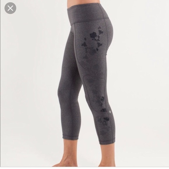 lululemon athletica Pants - Lululemon capri leggings size 8